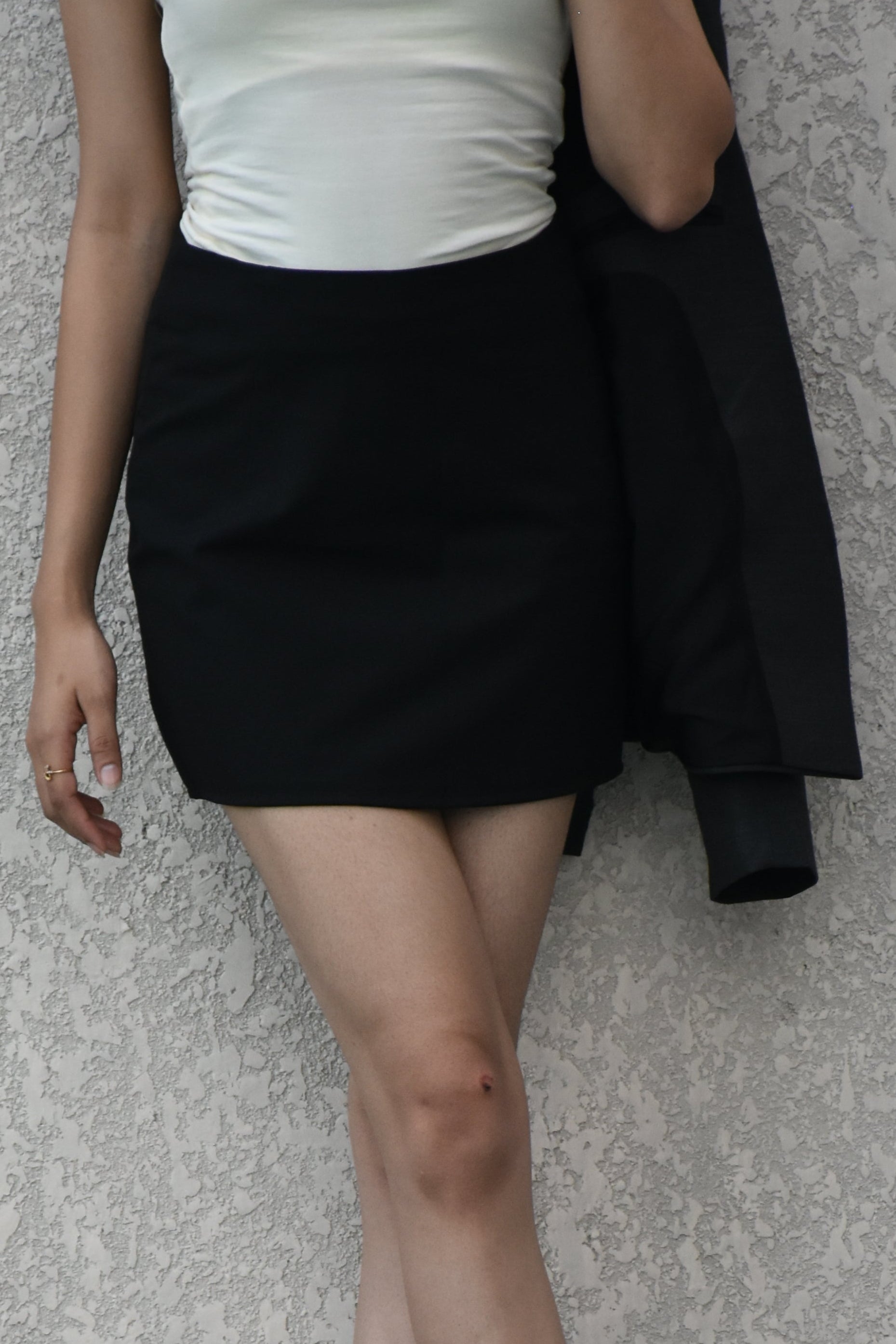 Essential Black Mini Skirt in Stretch Fabric – Flattering & Functional